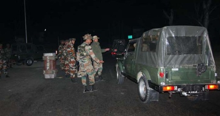 Militants attack CRPF vehicle in J&K's Shopian